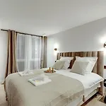 Bluestay 191 - A * Parijs